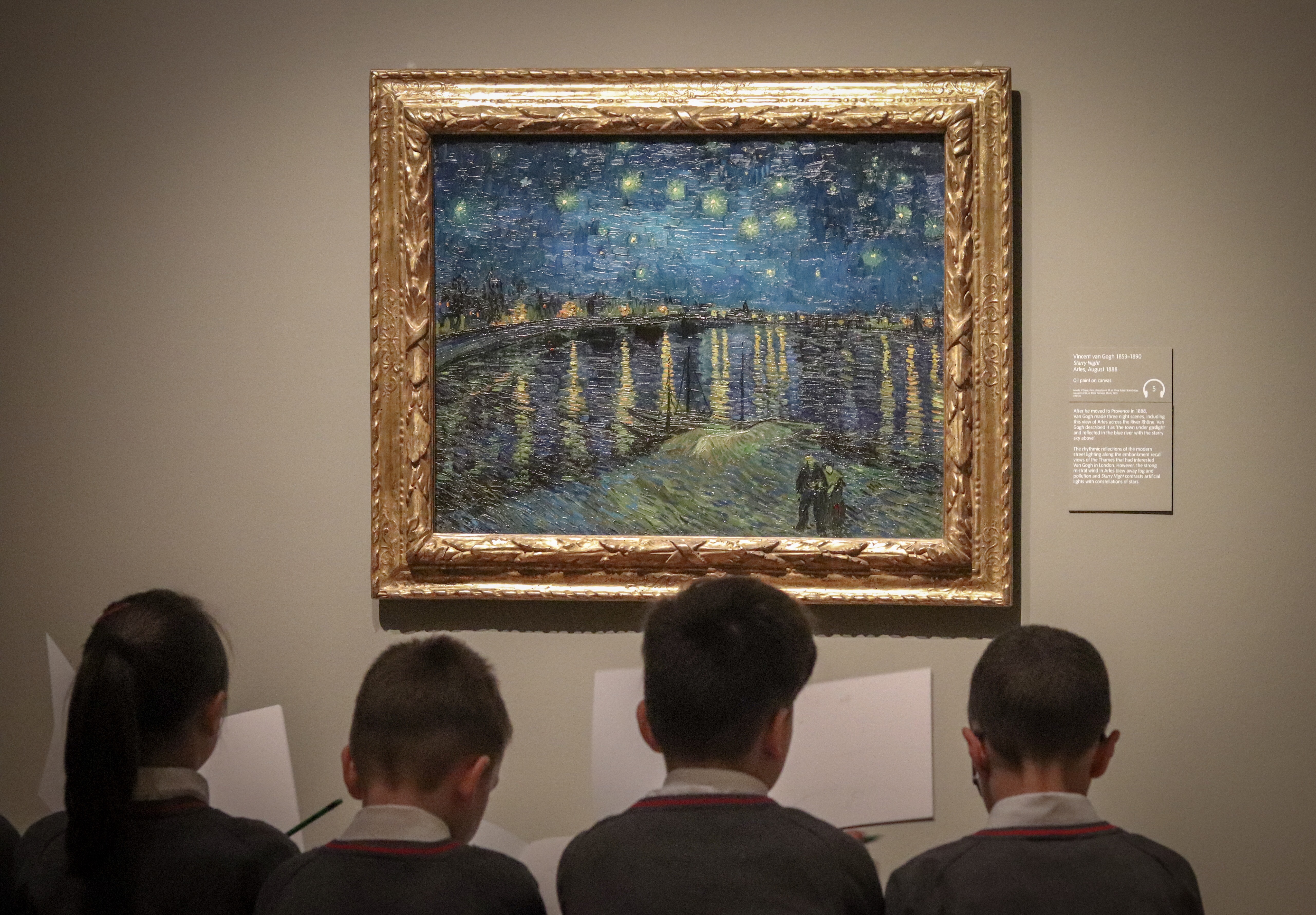 Schoolchildren sketch ‘Starry Night Over the Rhône’ (1888) from the Musée d’Orsay, Paris